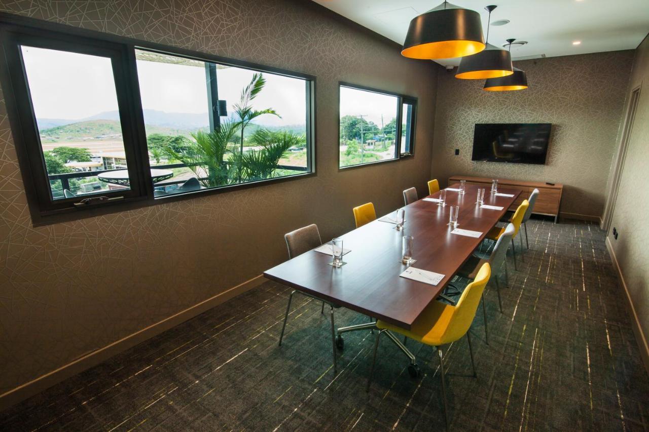 פורט מורסבי Gateway Hotel מראה חיצוני תמונה