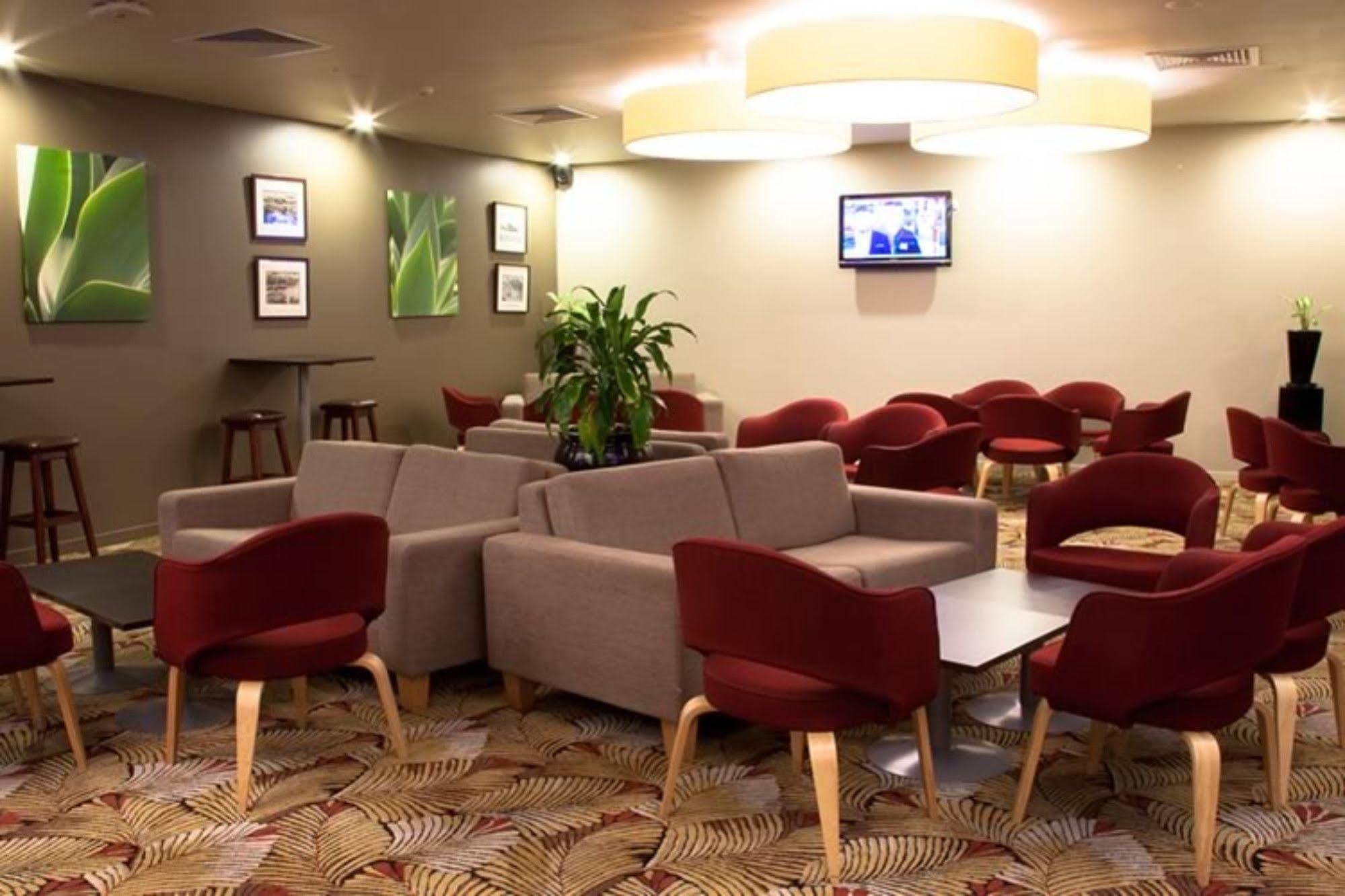פורט מורסבי Gateway Hotel מראה חיצוני תמונה